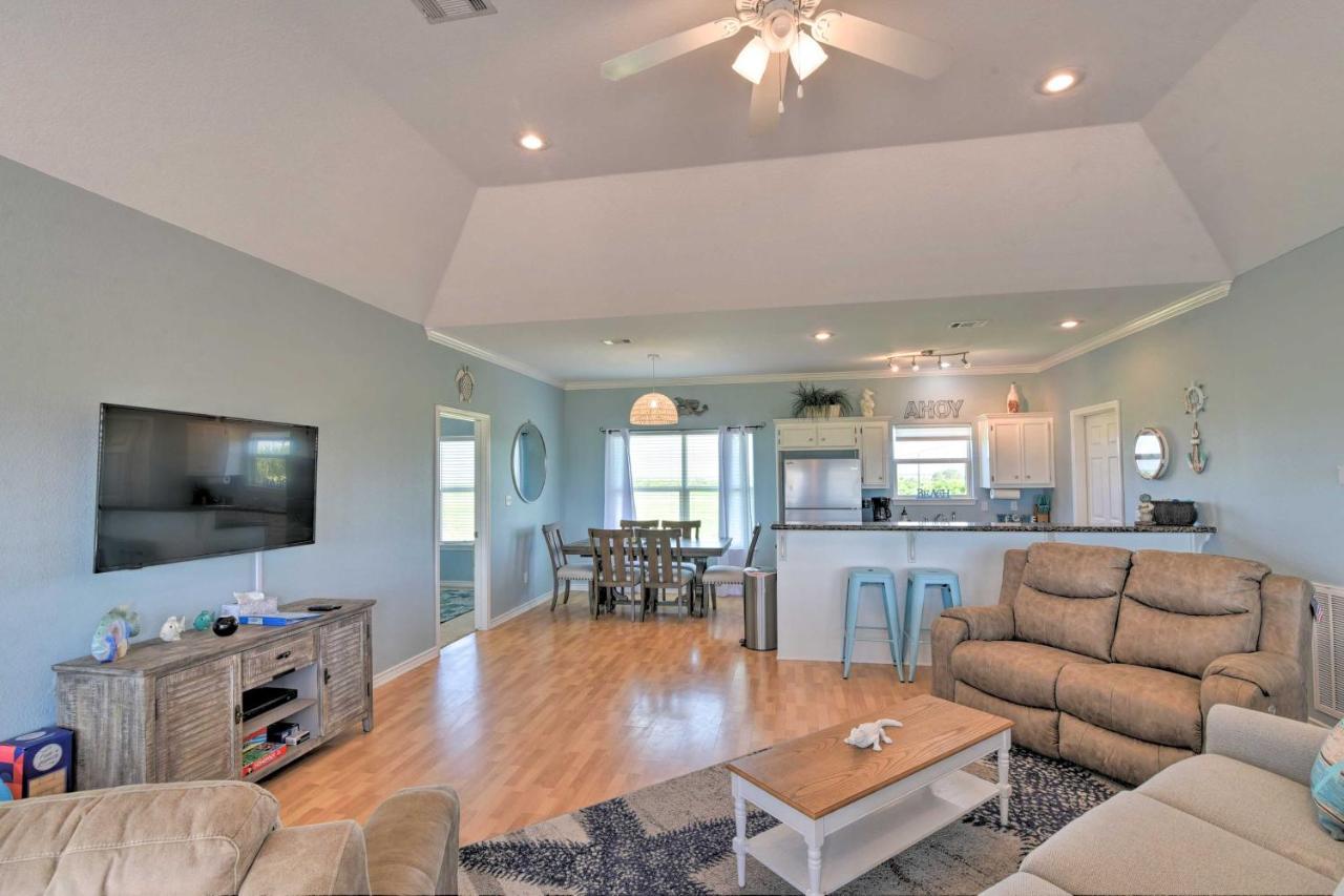 Bright Crystal Beach House, Walk To Coast! Villa Bolivar Peninsula Exteriör bild