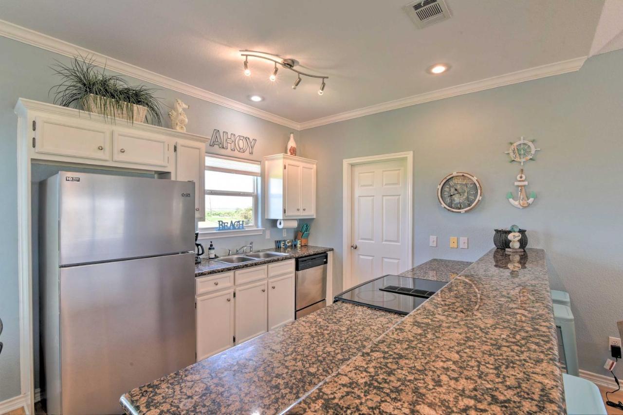Bright Crystal Beach House, Walk To Coast! Villa Bolivar Peninsula Exteriör bild
