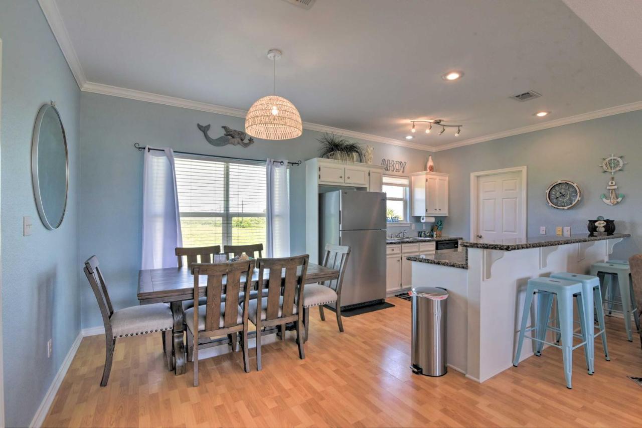 Bright Crystal Beach House, Walk To Coast! Villa Bolivar Peninsula Exteriör bild