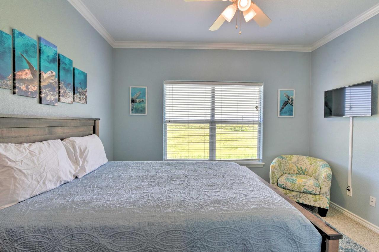 Bright Crystal Beach House, Walk To Coast! Villa Bolivar Peninsula Exteriör bild