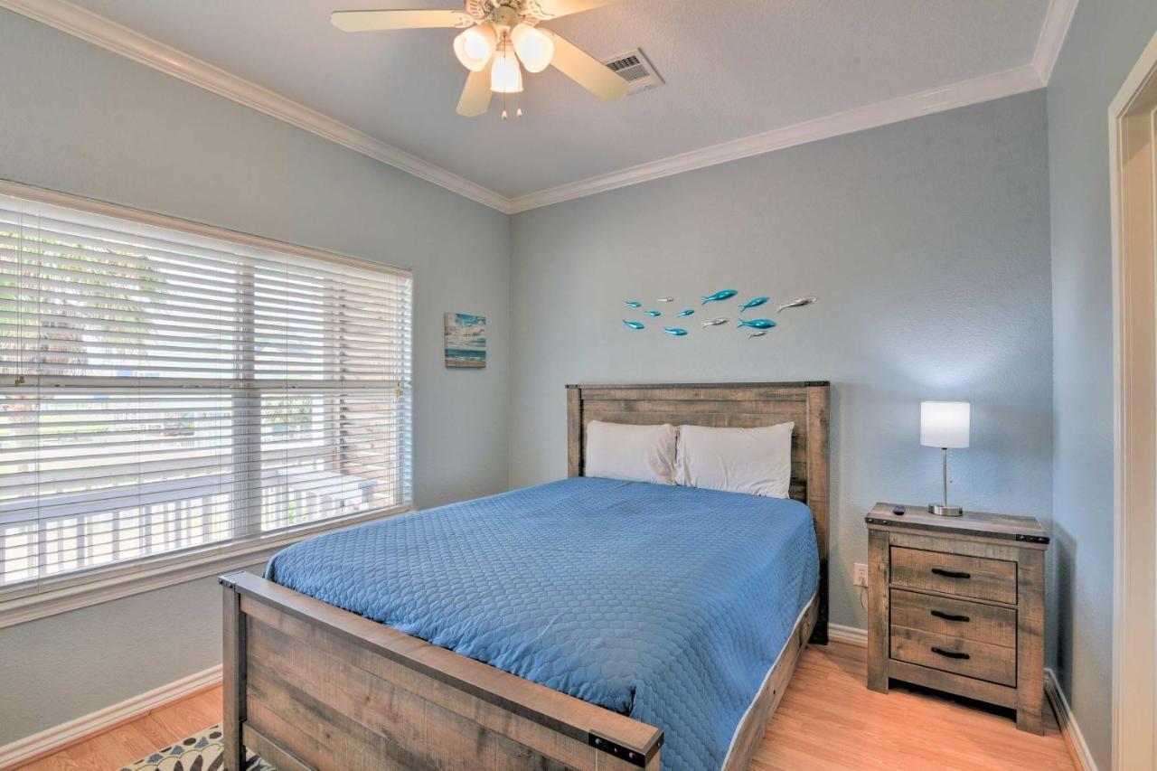 Bright Crystal Beach House, Walk To Coast! Villa Bolivar Peninsula Exteriör bild